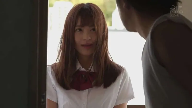 Gã nhà cạnh bên kinh tóm và cô nữ sinh đáng thương