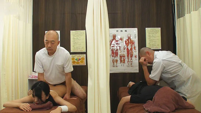 Dẫn bồ đi mát-xa rồi bị chịch cạnh bên mà không hề hay biết